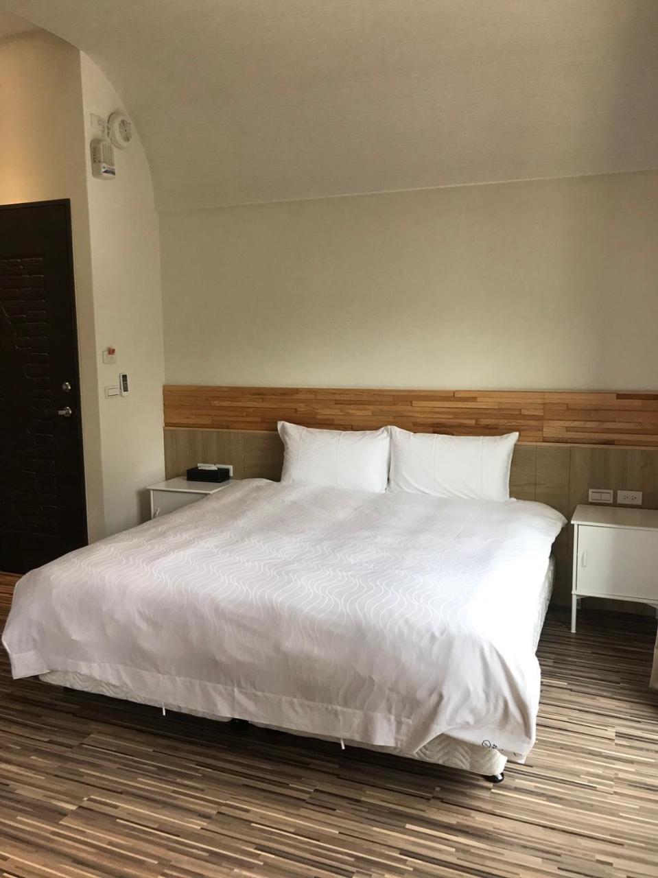 Ruo Shui Hotspring Hotel Джиаоси Екстериор снимка