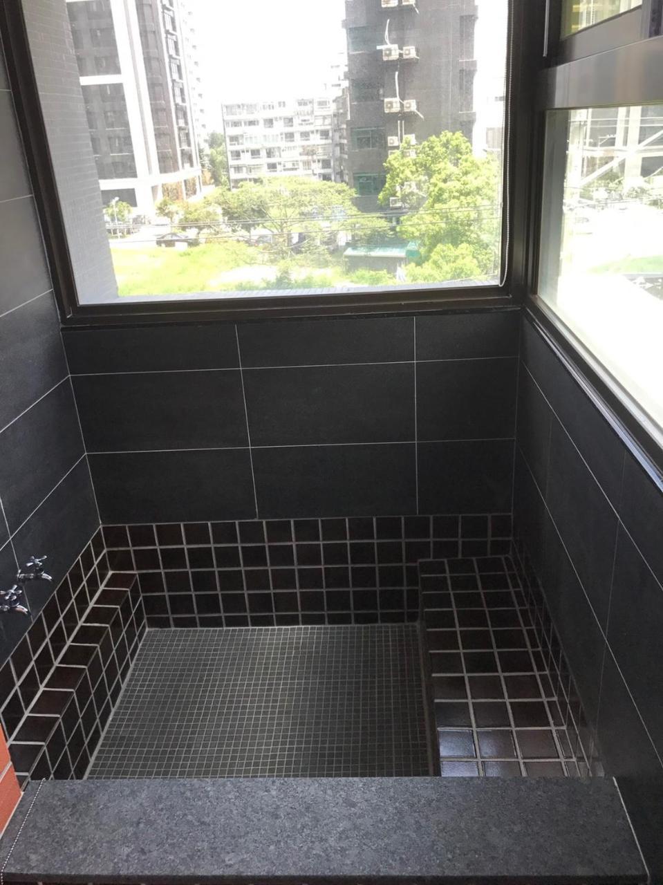 Ruo Shui Hotspring Hotel Джиаоси Екстериор снимка