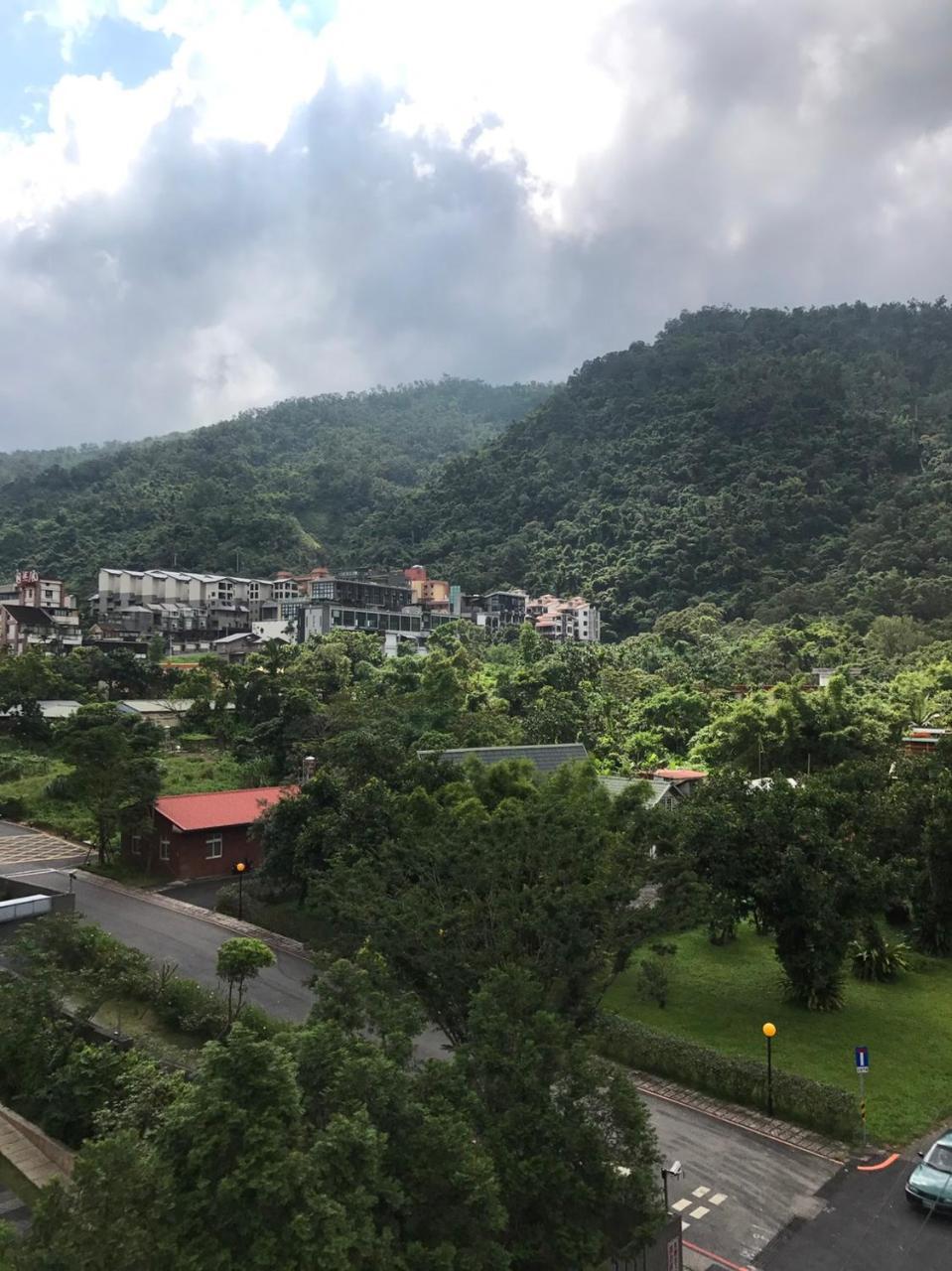 Ruo Shui Hotspring Hotel Джиаоси Екстериор снимка